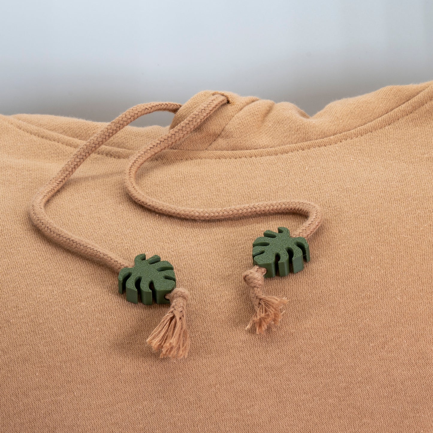 Monstera String Charm