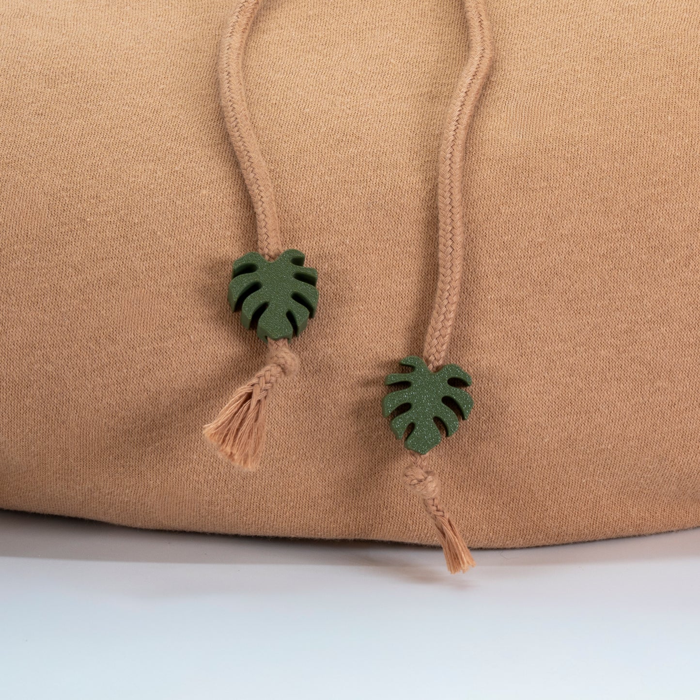 Monstera String Charm